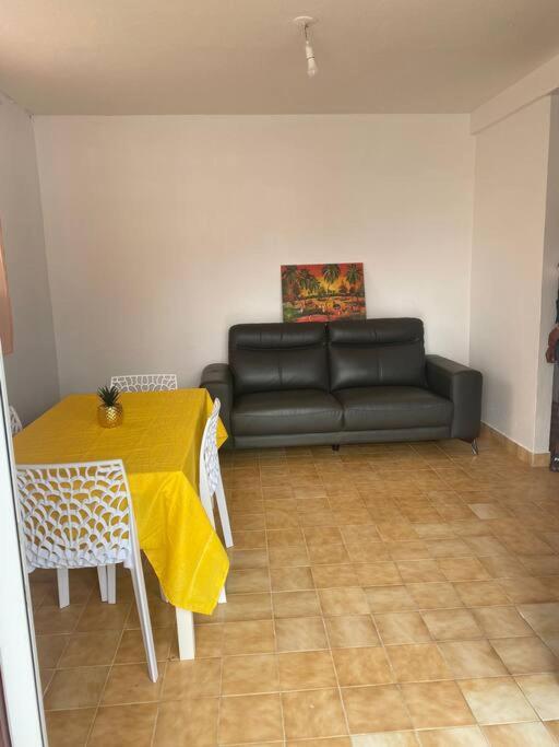 Appartement A Proximite De La Plage Du Bourg ! Сен-Ан Екстериор снимка